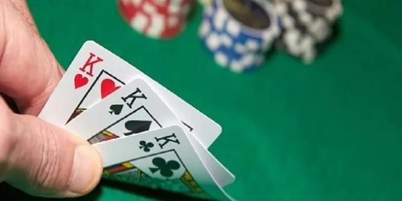 Bí kíp giữ bài trong Liêng - Mẹo chơi an toàn nhưng hiệu quả 2 Việc giữ bài trong Liêng đóng vai trò cực kỳ quan trọng